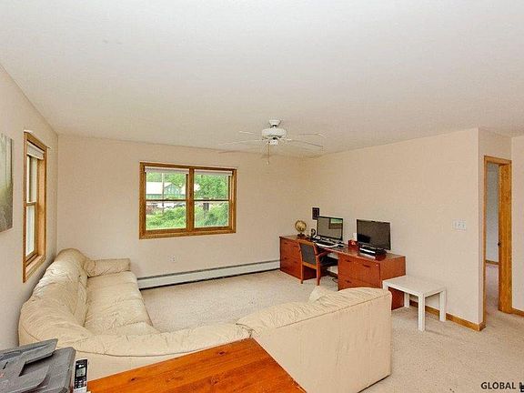 3rd image of 25 Hudson Ave