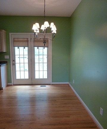 5th image of 146 College Manor Dr
