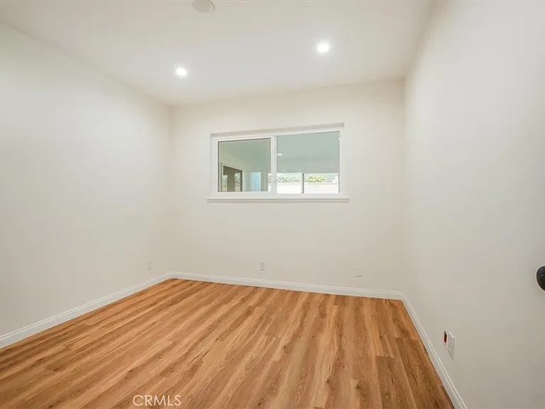 16329 Napa St — Photo 20