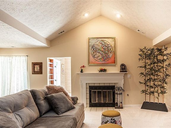 5th image of 9538 N Cadbury Cir
