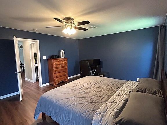 5th image of 4137 Petunia Ave