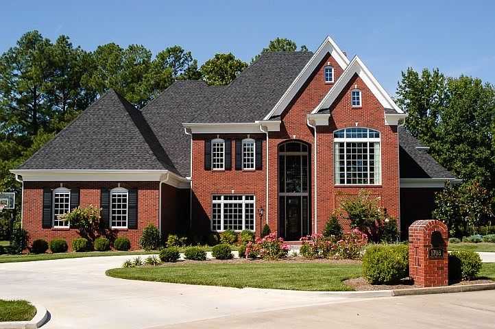 1st image of 1703 Greenwood Dr
