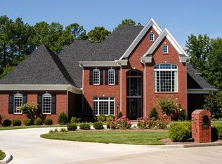 1703 Greenwood Dr, Murray, KY 42071