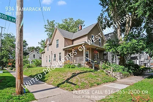 934 Tamarack Ave NW Photo 1