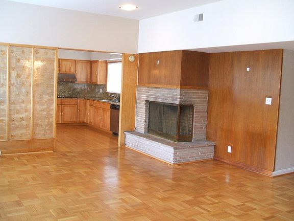 4th image of 1222 Broadway St