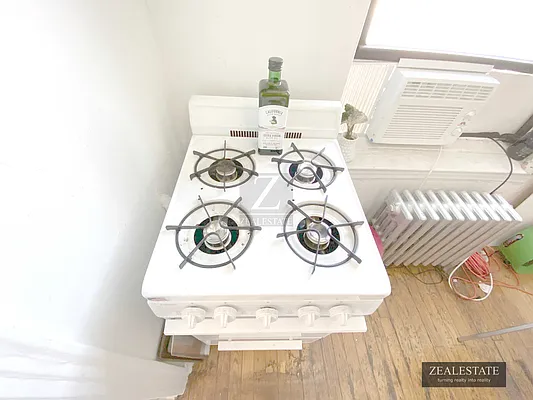 Rented by ZealEstate Group Inc | media 20