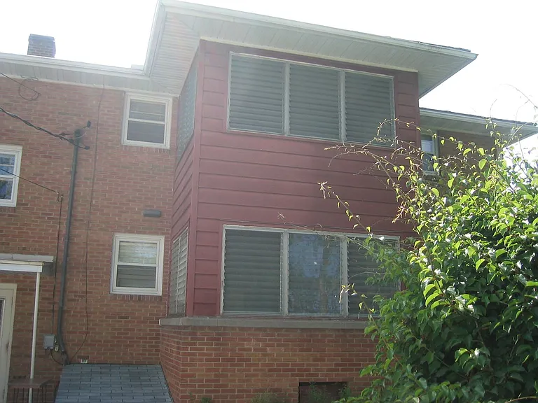 401 Berwyn Dr — Photo 4