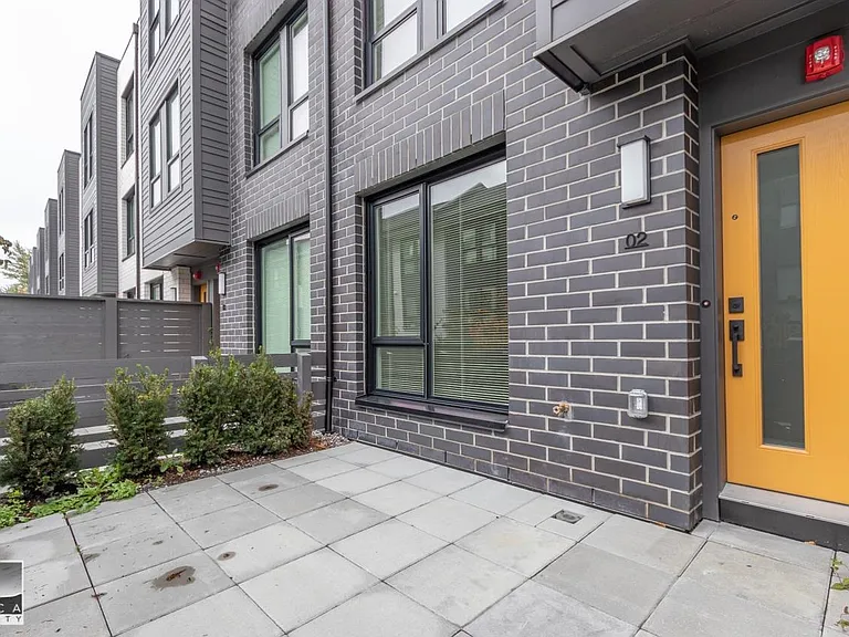 9278 Slopes Mews #2 — Photo 2