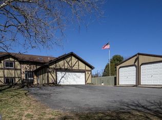 9 Beechcliff Dr, Carlisle, PA 17015