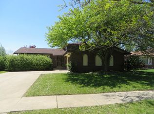 656 Quail Run Rd, Evergreen Park, IL 60443