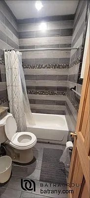 Rented by Batra Group Inc | media 4