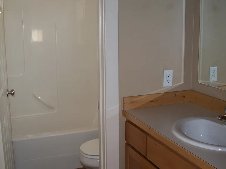 611 N 15th Ave — Photo 11