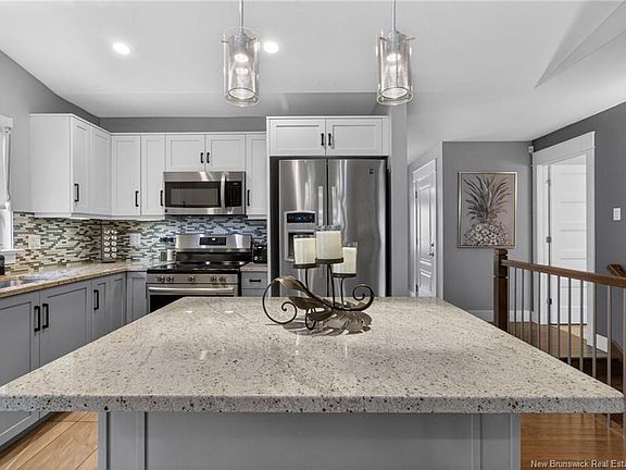 3rd image of 199 Erinvale Dr