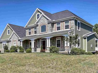3 Appian Dr, Carlisle, PA 17015