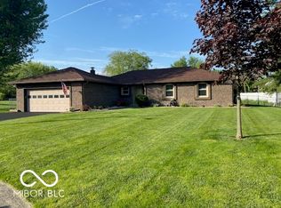 1425 Winding Trail Cir, Greenwood, IN 46142