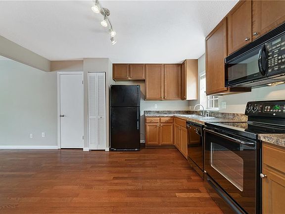 5th image of 317 E Amelia St APT 2