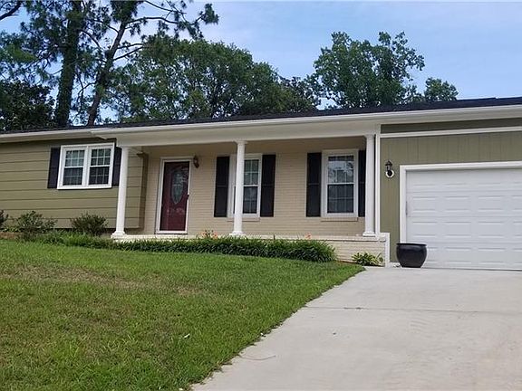 3rd image of 4954 Pinewood Dr
