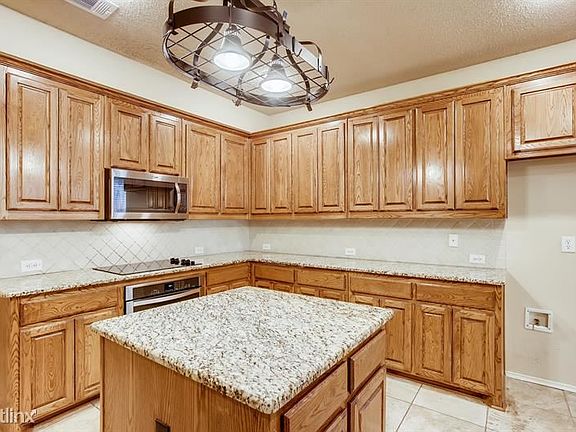 5th image of 3323 Chapelwood Dr