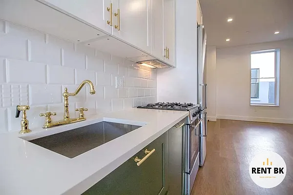 Rented by RENTBK LLC | media 2