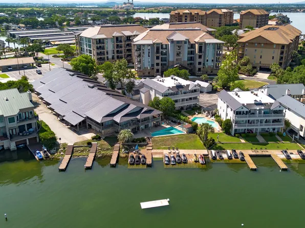 104 Cove E #102, Horseshoe Bay, TX 78657