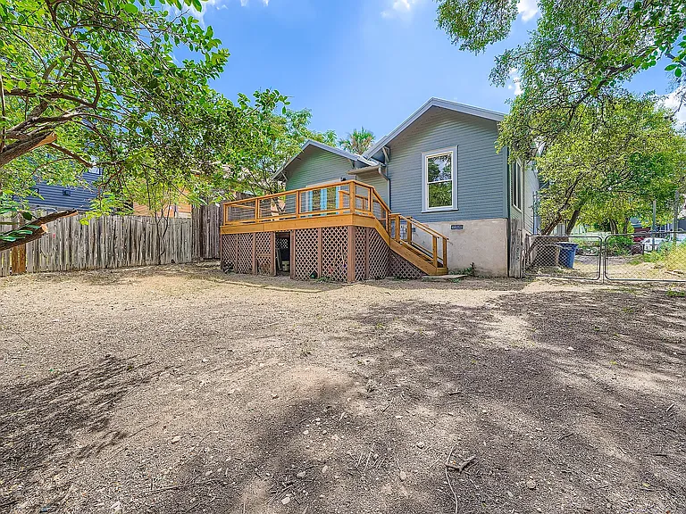 710 Pressler St — Photo 16