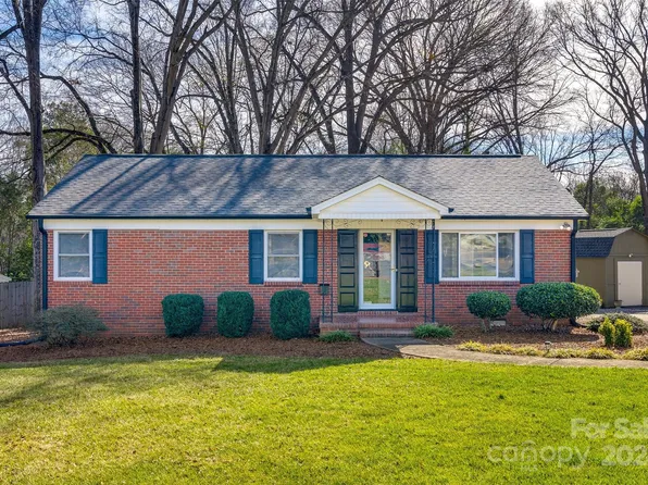 1200 E Woodlawn Rd, Charlotte, NC 28209