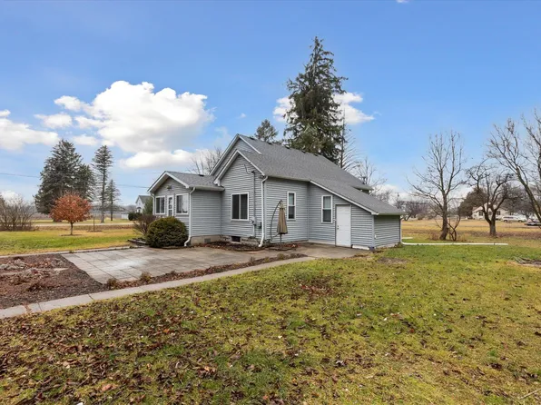 2367 S Nine Mile Rd, Kawkawlin, MI 48631