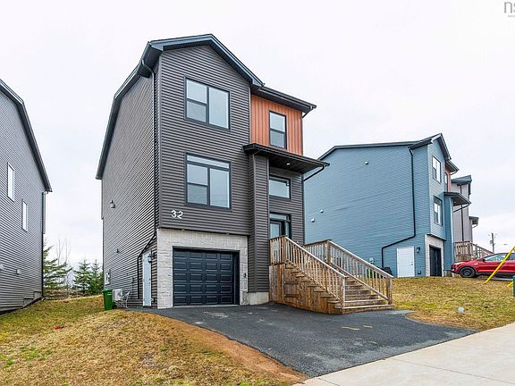 2nd image of 32 Higgins Ave