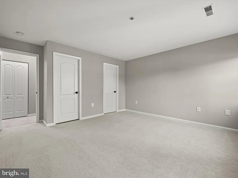 8375 Montgomery Run Rd #F — Photo 10
