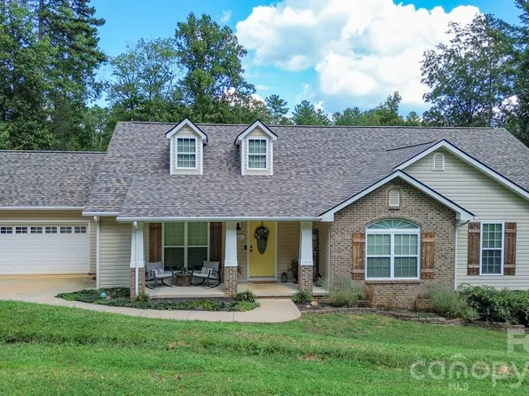 2055 Piper Ridge Dr, Lenoir, NC 28645