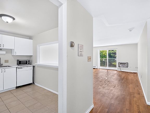 5th image of 121 Tremont St APT C6