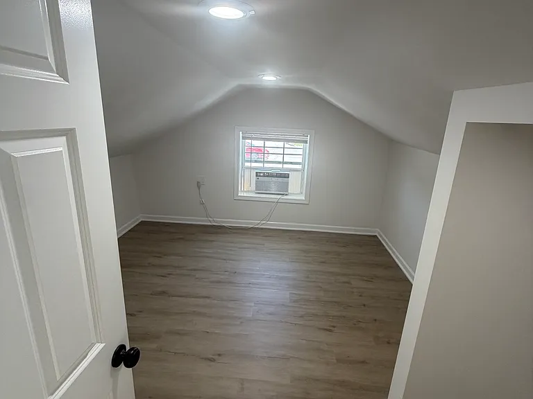308 E 55th St #5 — Photo 7