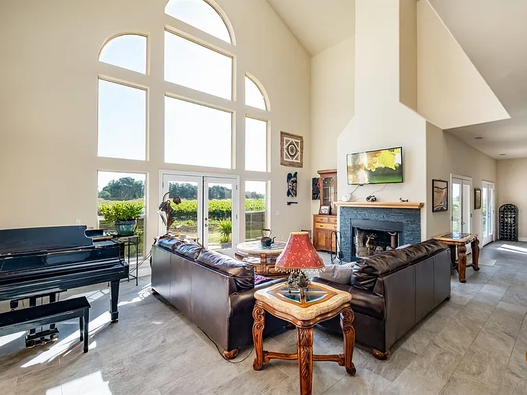 30003 N Vail Rd — Photo 5