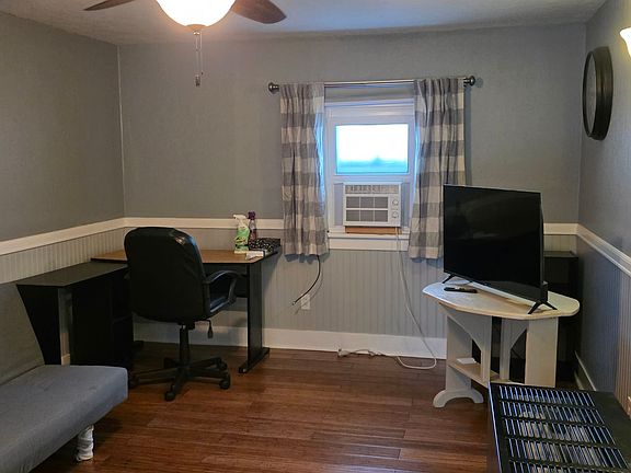 2nd image of 2514 Van Lennen Ave APT C