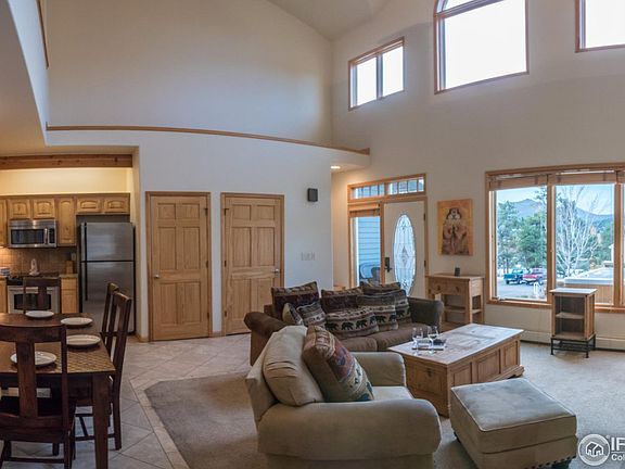 3rd image of 305 Overlook Ct