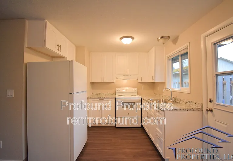742 SE 13th Ave #B — Photo 4