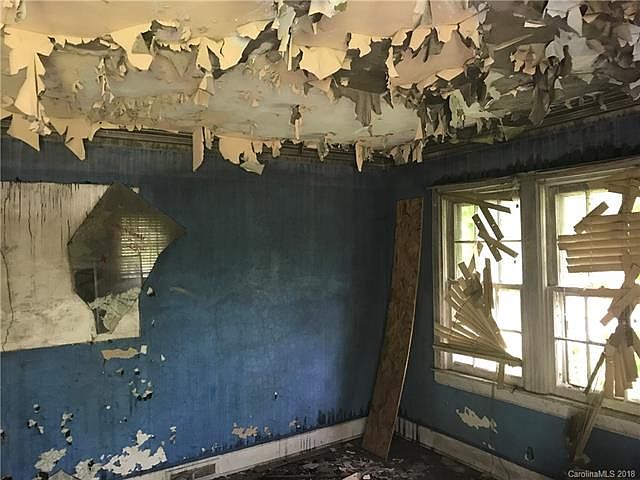 2nd image of 1004 Logan St
