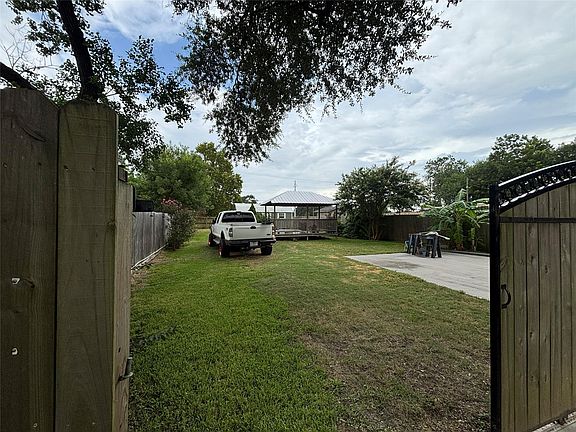 3rd image of 2213 1st Ave N