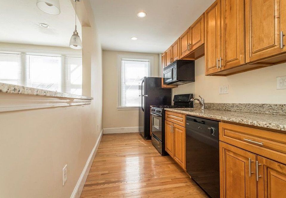 2nd image of 134-138 Highland Ave #22F