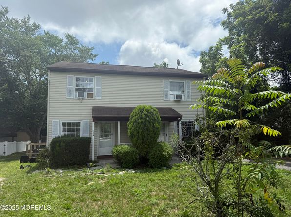 56 Memorial Dr