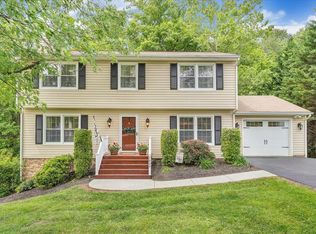 7824 Forest Edge Dr, Roanoke, VA 24018