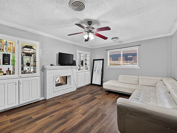 5th image of 423 McKown Dr
