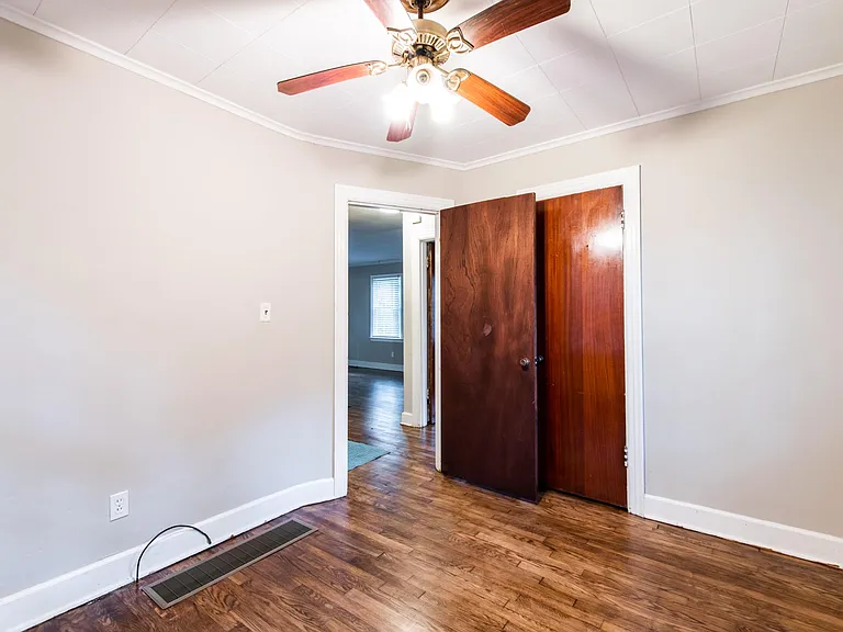 3030 Cleveland Blvd — Photo 5