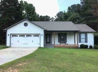 135 Lone Oak Dr, Senoia, GA 30276