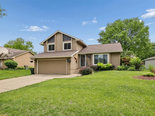 4800 Bel Aire Rd, Des Moines, IA 50310