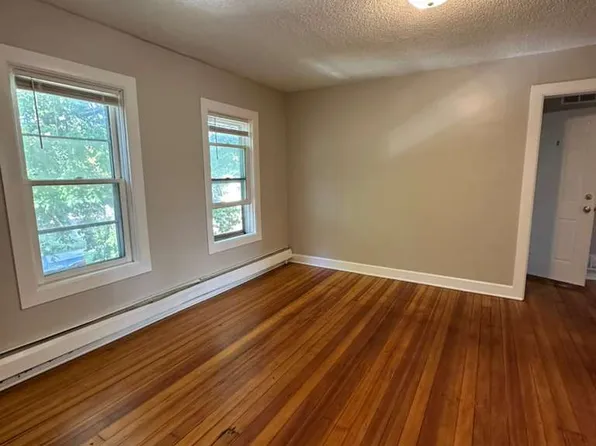 505 Grotto St N #2, Saint Paul, MN 55104