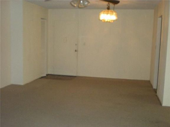 5th image of 922 NE 199th St #3A