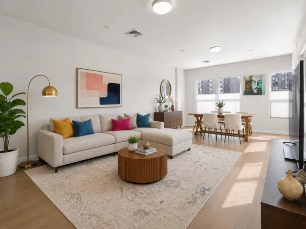 999 Hancock St Unit 209, Quincy, MA 02169