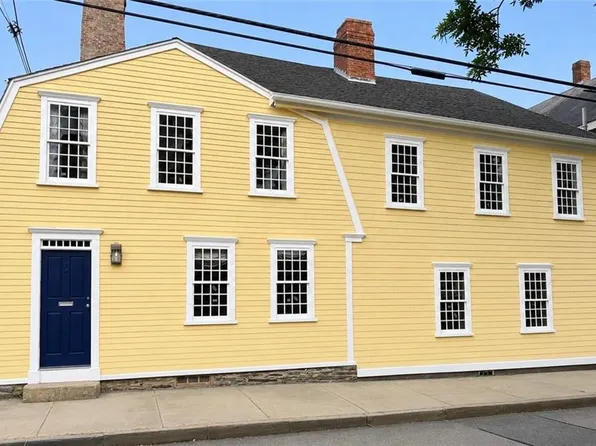 35 2nd St, Newport, RI 02840