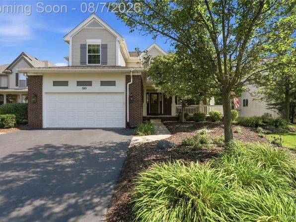 505 E Peninsula Ct, Oxford, MI 48371
